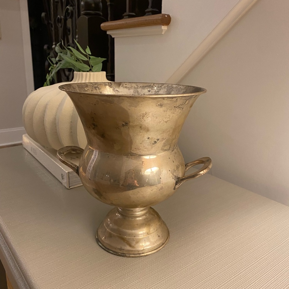Leonard vintage ice bucket.  Silver tone